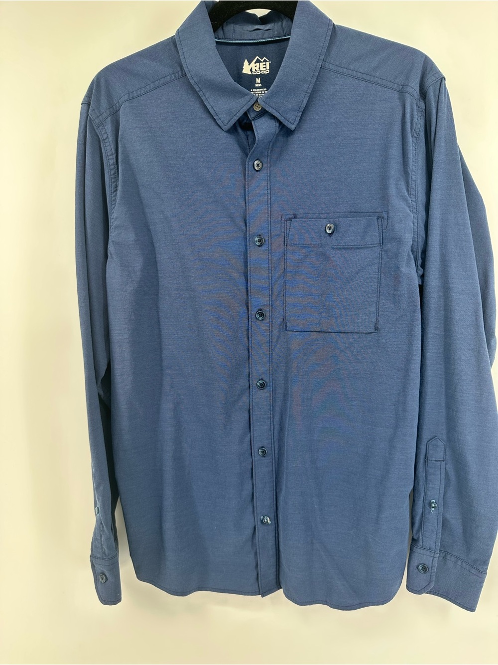REI Men’s Button Down Shirt Size Medium Outdoor Hiking Casual Long Sleeve